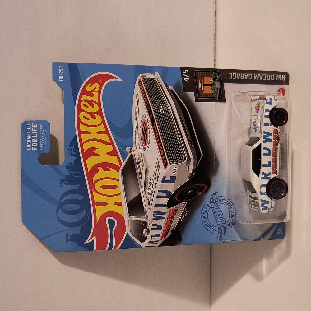 D2 Hot Wheels  67  Camaro plus shipping protector